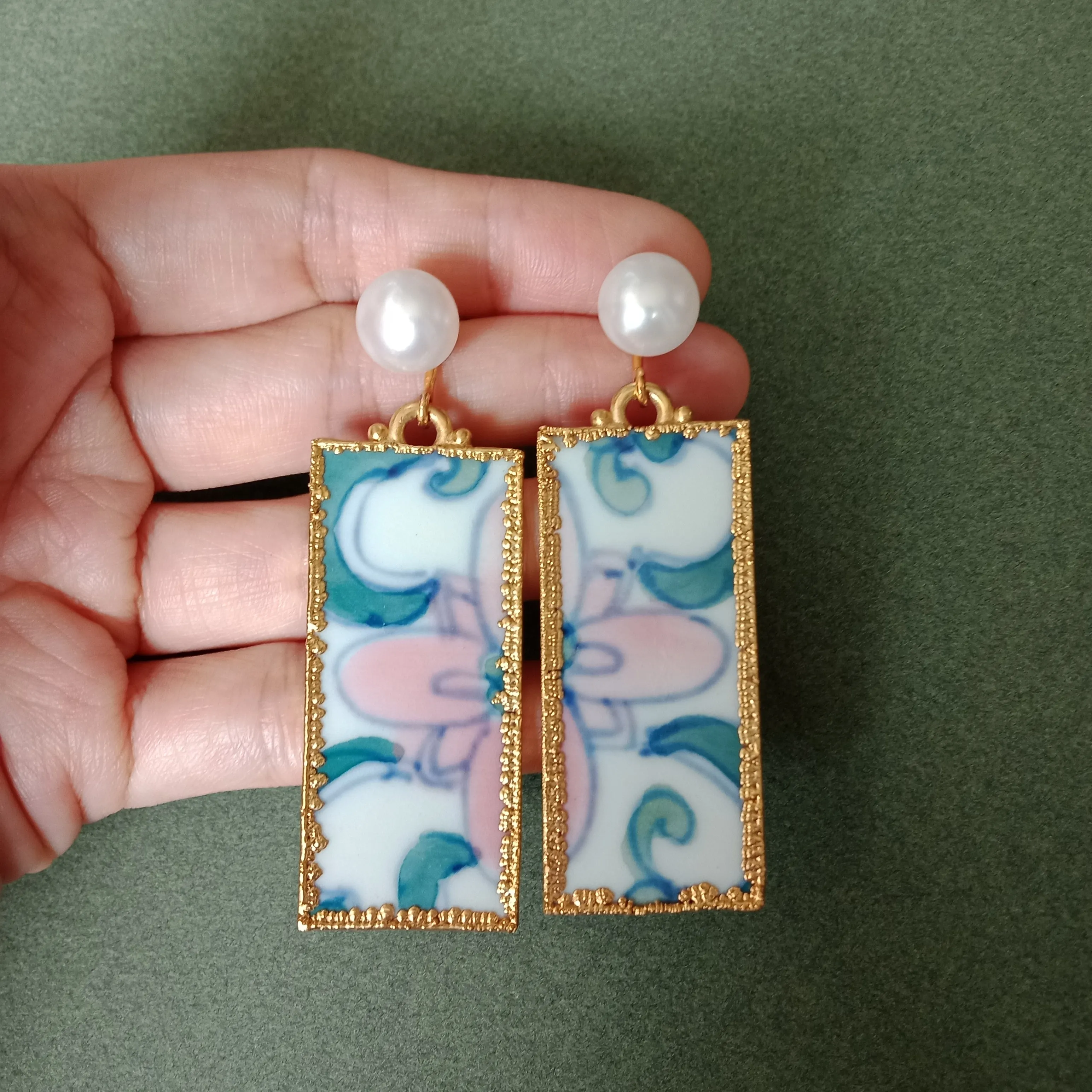 Chintz quatrefoil porcelain earrings