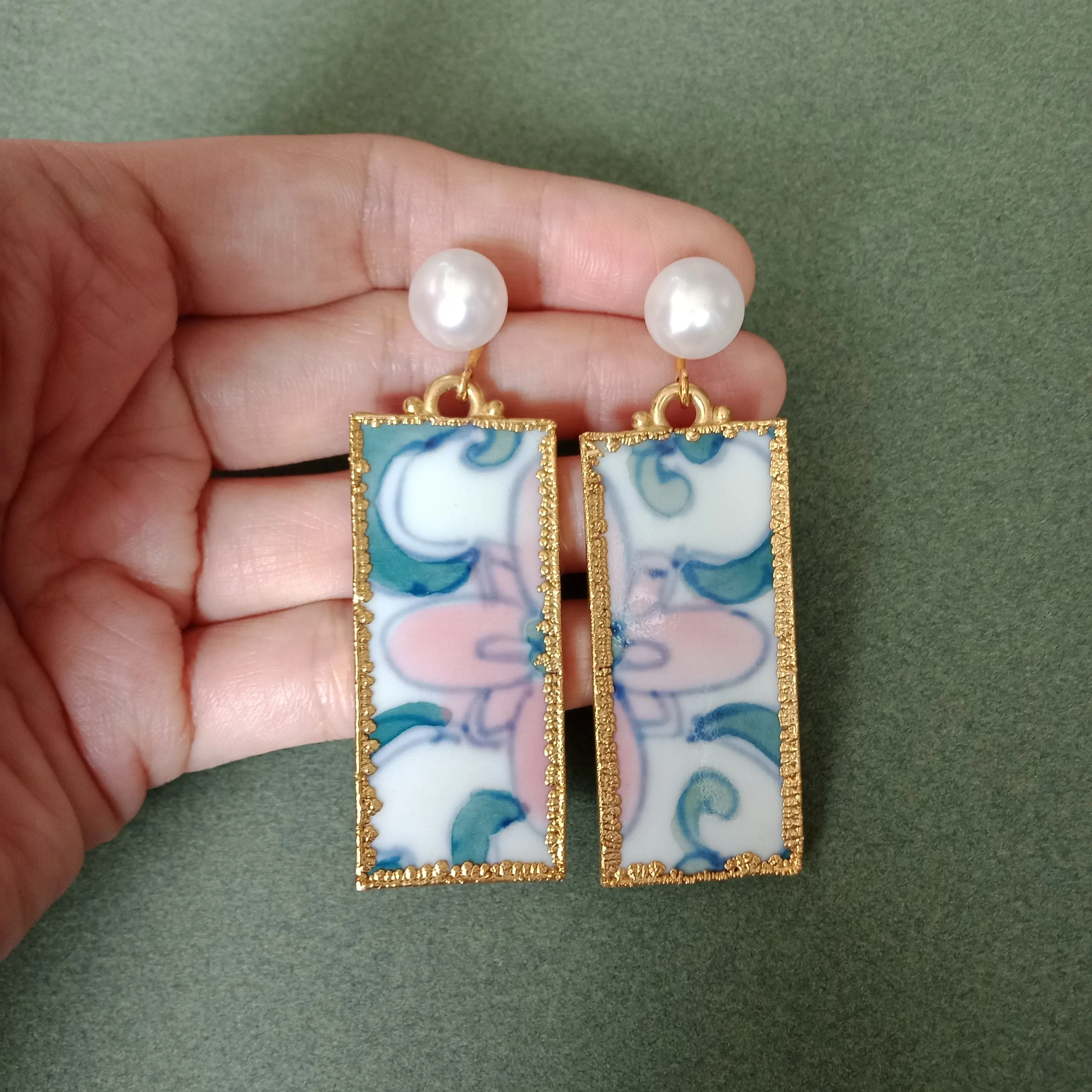 Chintz quatrefoil porcelain earrings