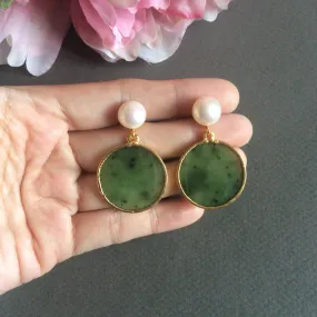 Disc jade earrings with FW pearls