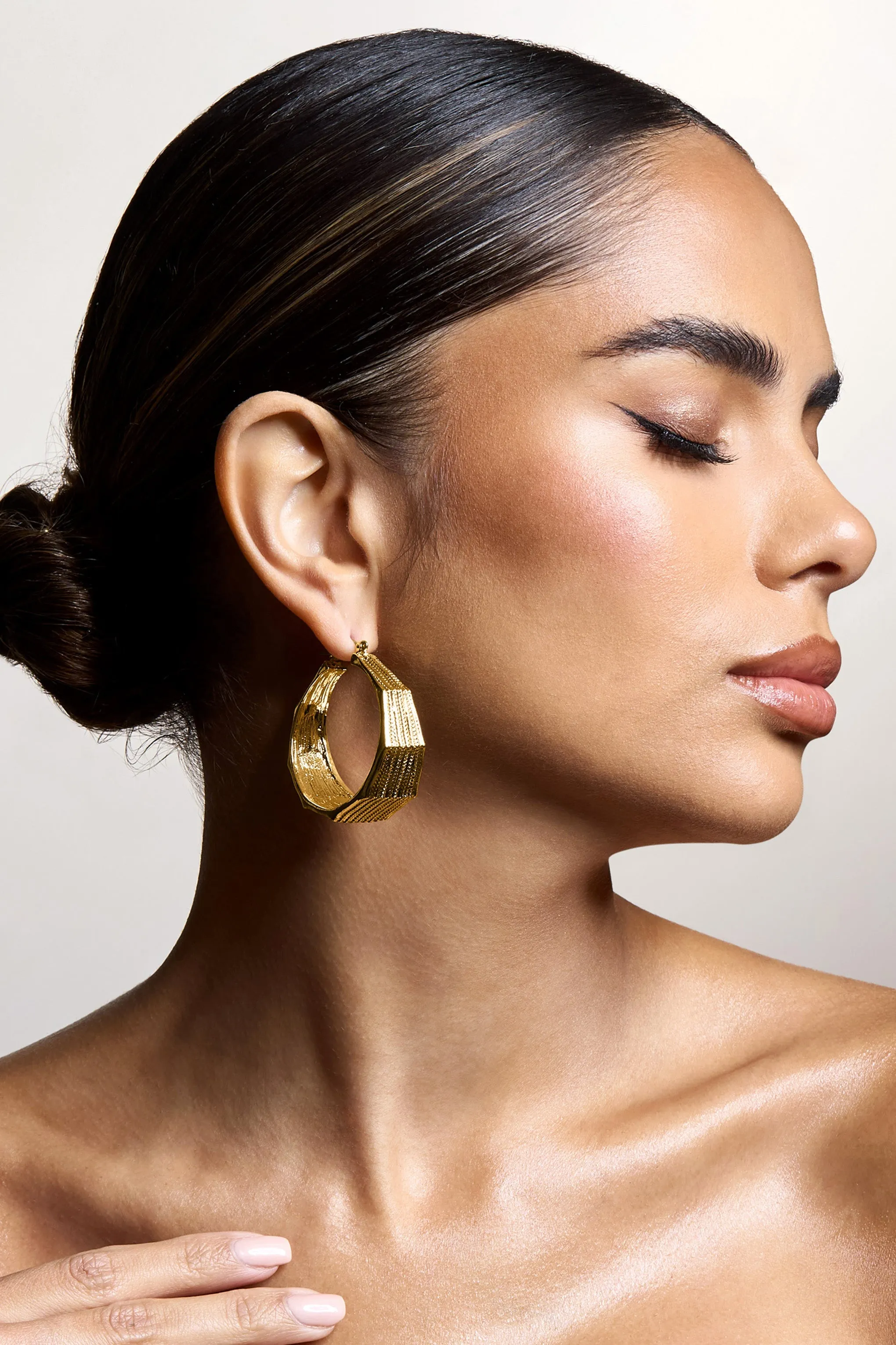 Meg | Gold Ribbed Hoop Earrings