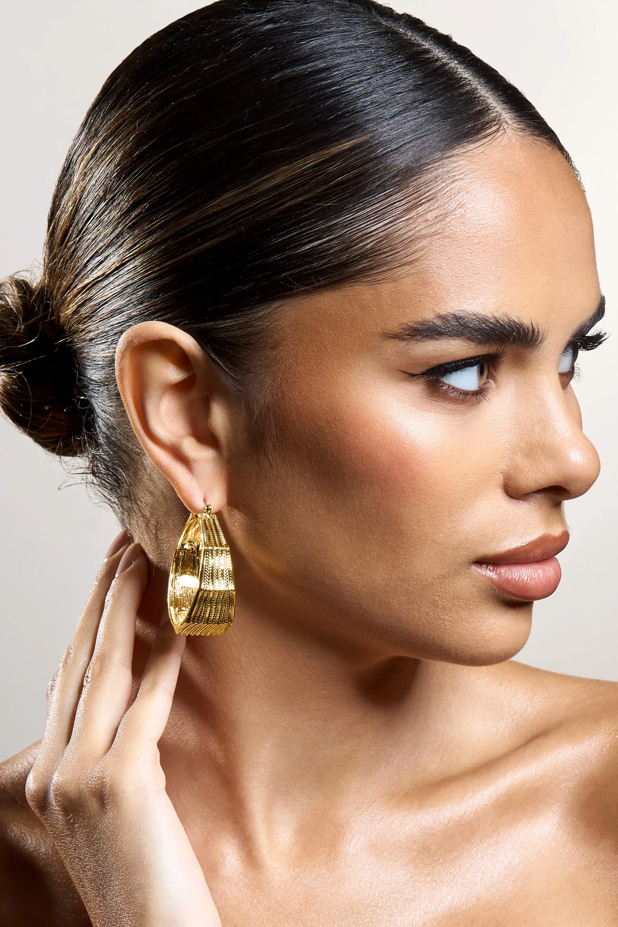 Meg | Gold Ribbed Hoop Earrings