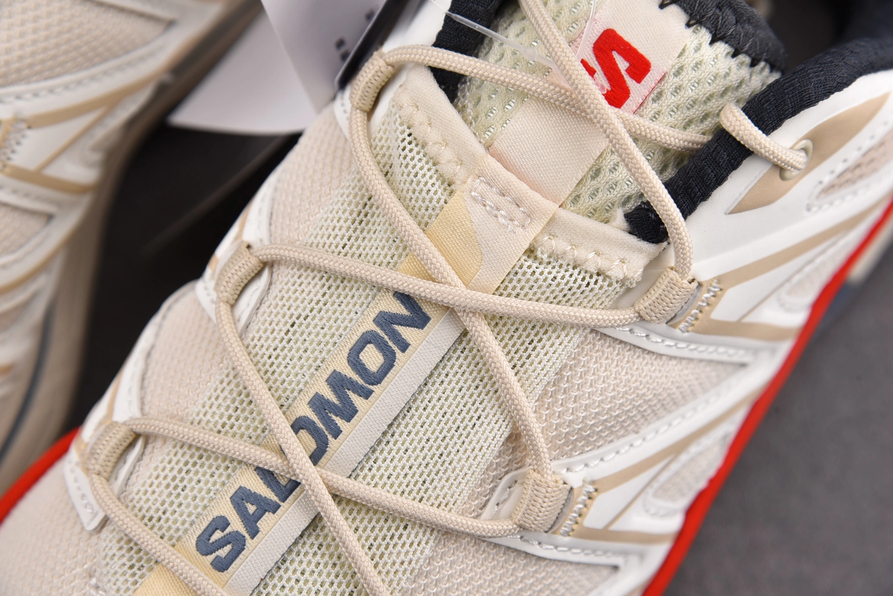 Salomon XT-6 Gore-Tex off white